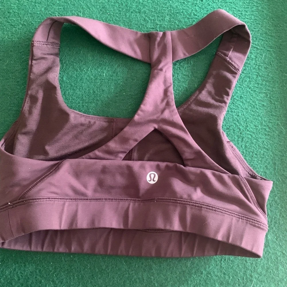 Lululemon Sz 2 sports bra - Picture 2 of 3